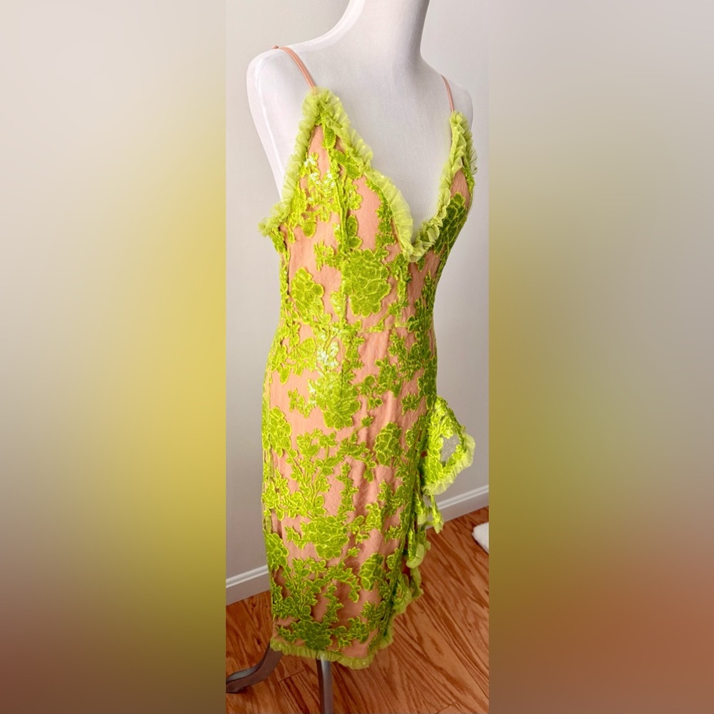 NEW w/Tag NBD Elegant Lime Green and Nude Lace Dress Women’s Size L - Picture 3 of 5